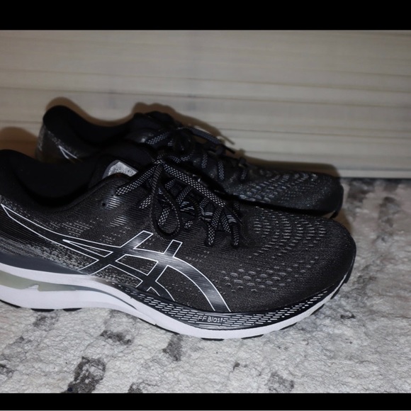 ASICS Gel Kayano 28 Sneakers in
Men's US size 12 - Picture 2 of 6